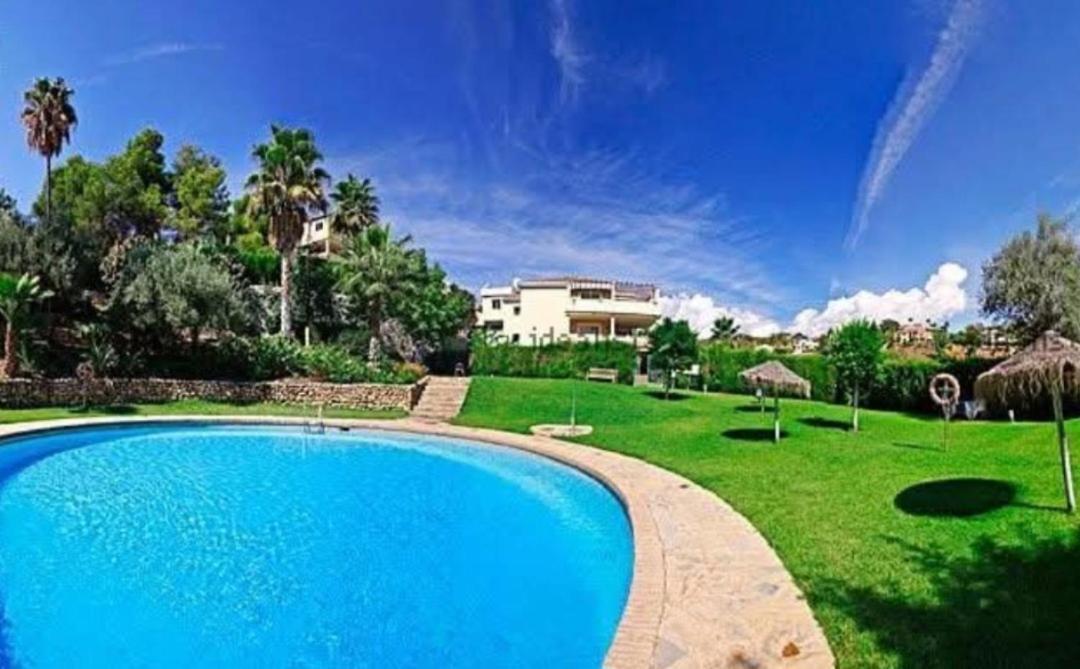 Bedroom, With A Share Bathroom In A Bed And Breakfast Place Malaga Exterior photo