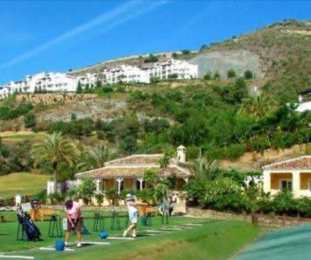 Bedroom, With A Share Bathroom In A Bed And Breakfast Place Malaga Exterior photo